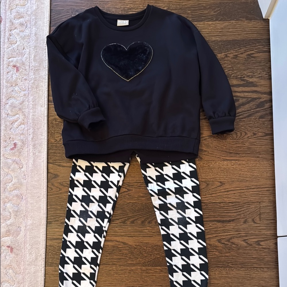 Black Heart Sweatshirt and Houndstooth Leggings Set